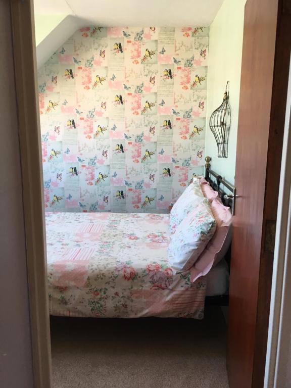 Weyside House room 6